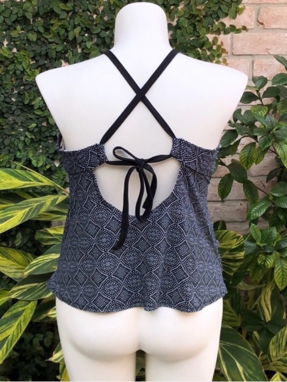 Kona Sol Keyhole Halter Tankini Swimsuit‎ Top Size 18W in Black & White VGUC - Picture 3 of 7